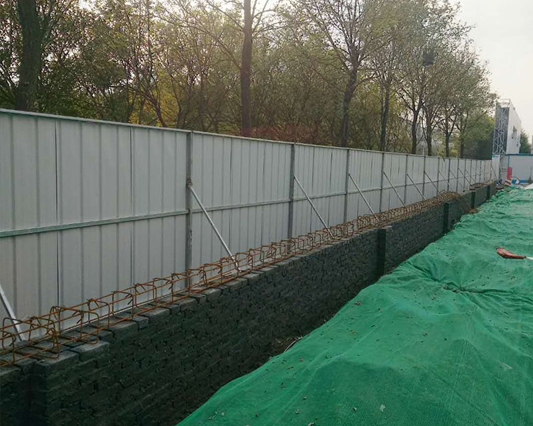 密云工程围挡板案例